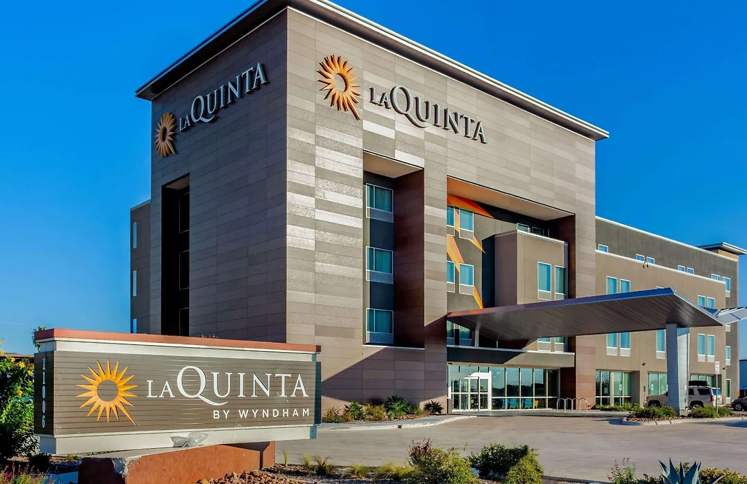 La Quinta By Wyndham San Antonio Alamo City-1